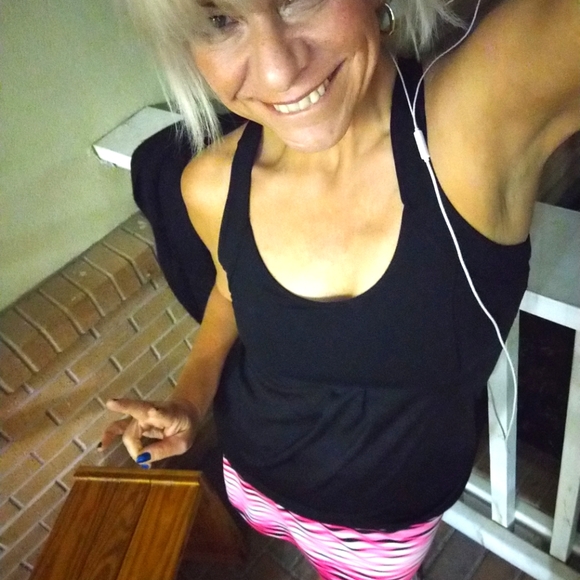 Meet your Posher, Tonya - Picture 1 of 1